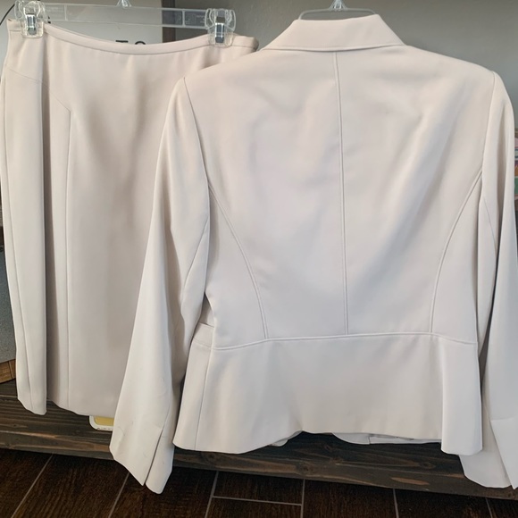 Worthington cream skirt suit - Picture 2 of 4